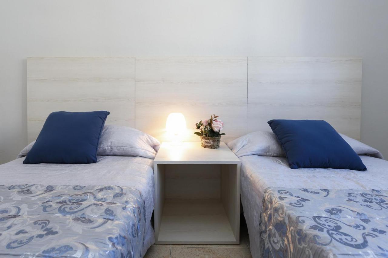 Vancouver'S Homestay By Turismar Salou Esterno foto