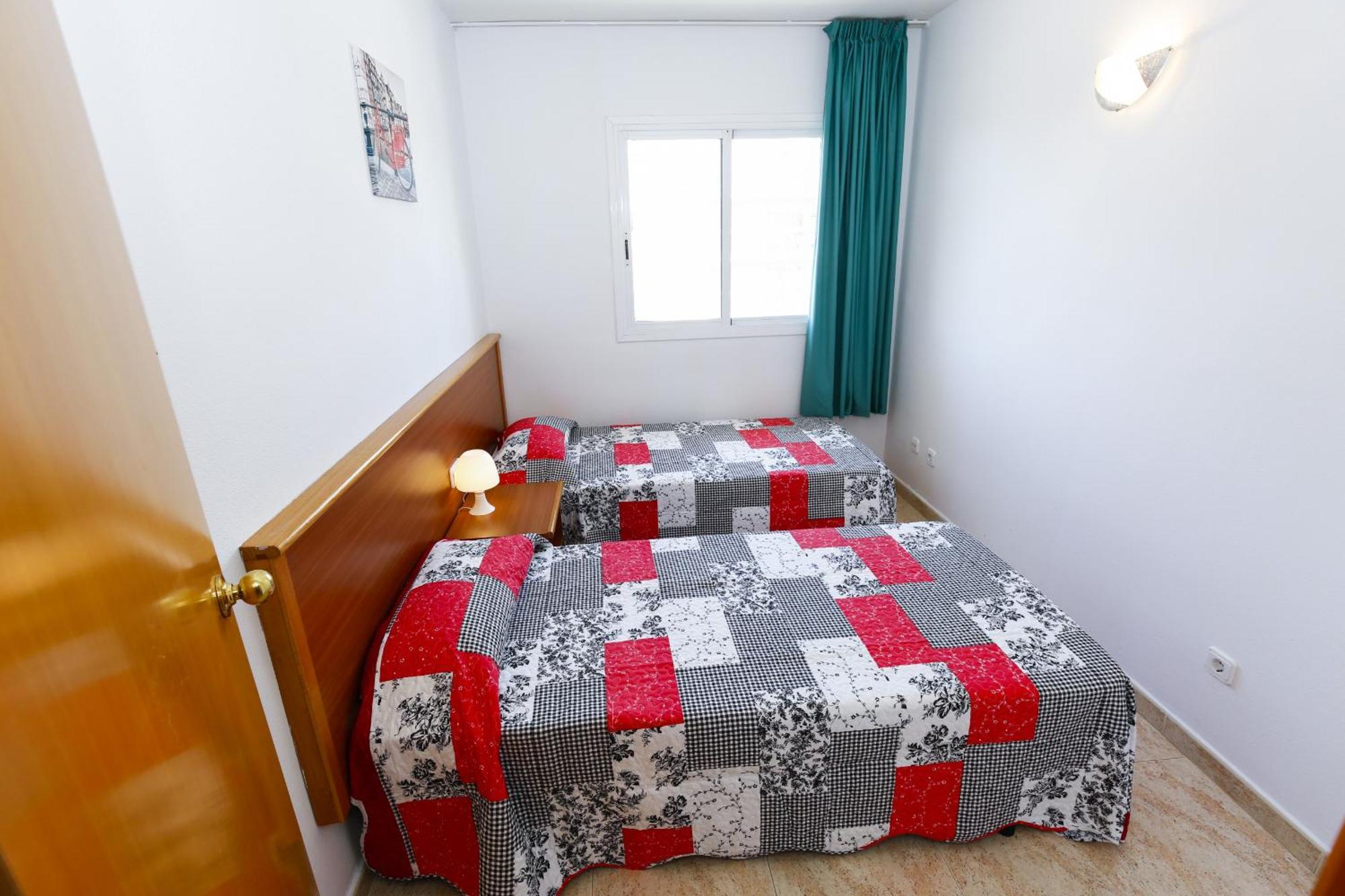 Vancouver'S Homestay By Turismar Salou Esterno foto